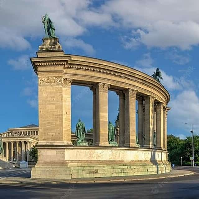 Full Day Private Budapest Tour with Hotel Pickup