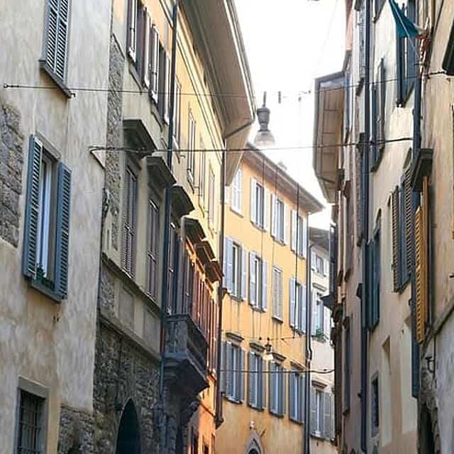Old Bergamo Scavenger Hunt & Highlights Self-Guided Walking Tour