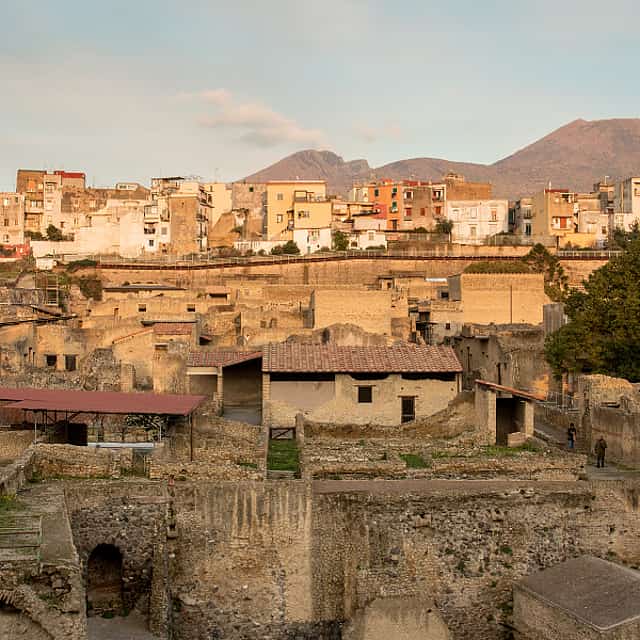Pompeii and Herculaneum Daily Tour from Naples with Pizza Lunch