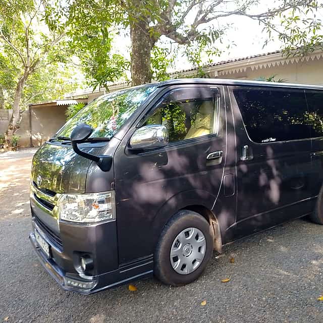 5 Day & 4 Night Sri Lanka Experience (KDH Van)