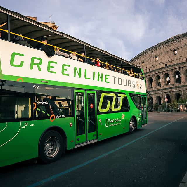 Hop-on Hop-off Tour panorámico en autobús por Roma - Billete diario
