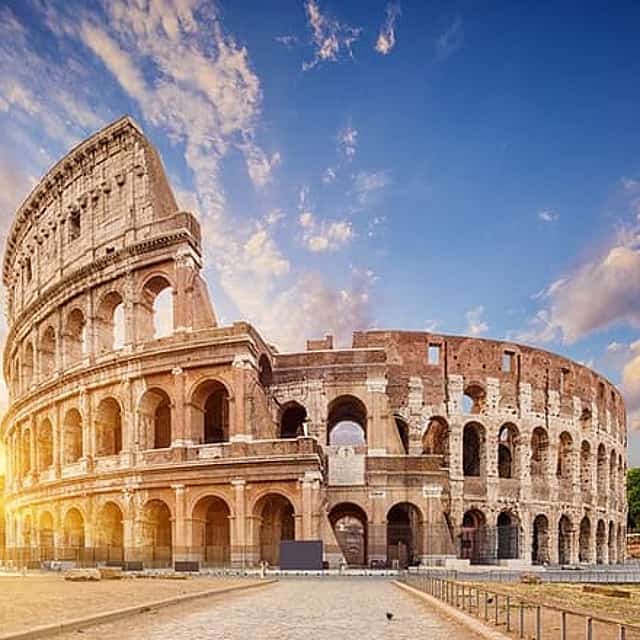 Private transfer from Naples to Florence with 4h stop in Rome