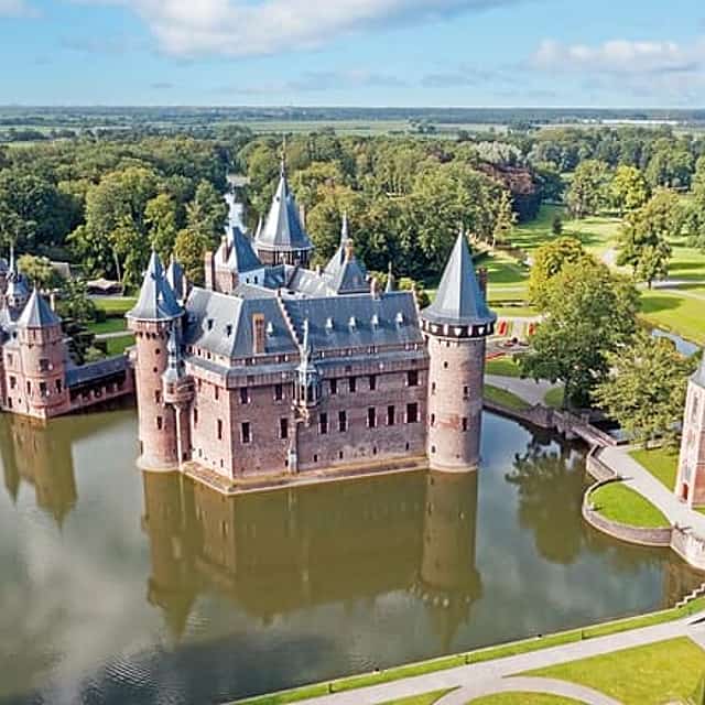 Privétransfer: Amsterdam naar Arnhem, stop van 2 uur in Kasteel de Haar