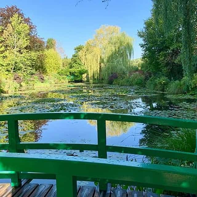 Paris & Giverny in One Day with Lunch and Roundtrip VIP Transportation