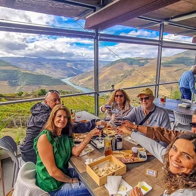 Valle del Duero: Excursión Privada de un Día desde Lisboa - Viñedos y Vistas al Río