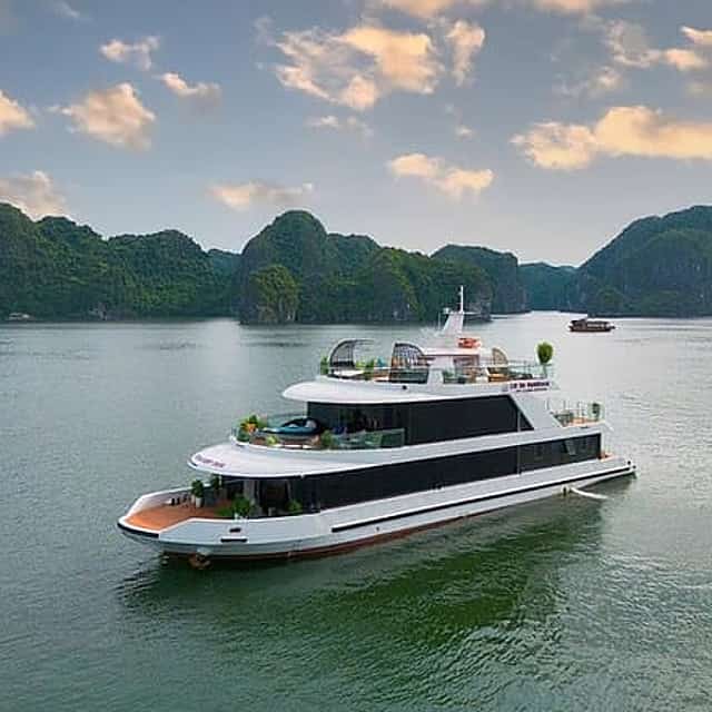 D'Charme Luxury Day Cruise Discover the MOST Stunning Lan Ha Bay