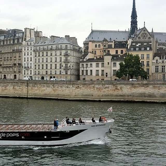 10-Hour Paris Private Tour with Seine Cruise and Lunch