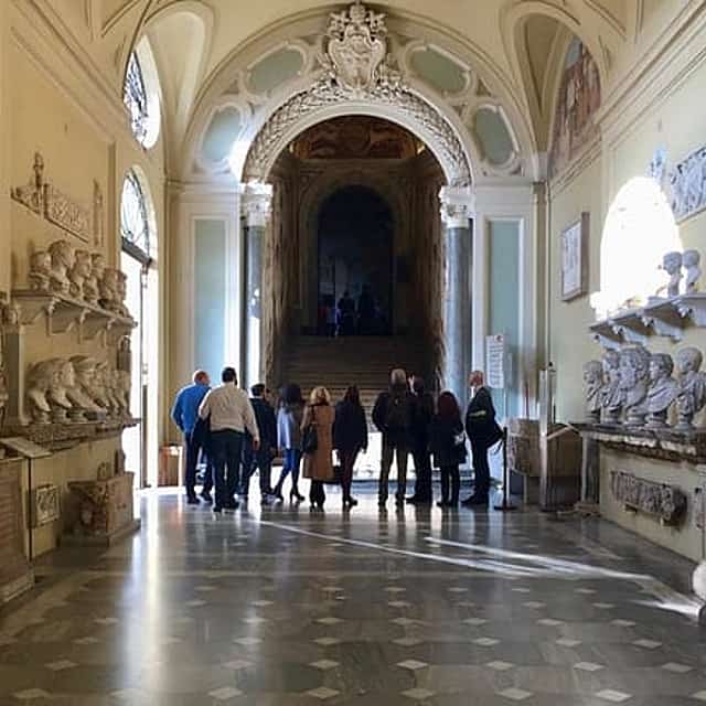 PRIVATE TOUR IN ENGLISH: Vatican Museums, Sistine Chapel & Raphael Rooms with Skip-the-Line