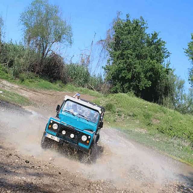 Jeep 野生动物园和绿湖乘船游览