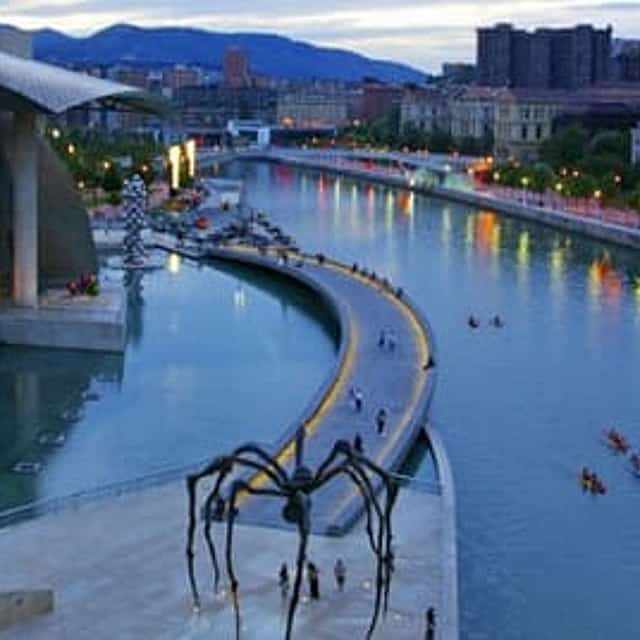 Bilbao Classic & Modern by boat