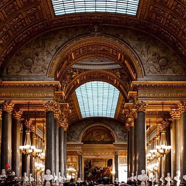 10 Hours Tour Versailles Galeries Lafayette and Lunch Cruise