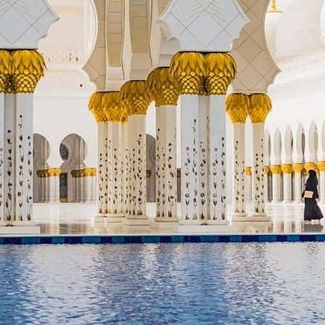Abu Dhabi City Tour with Buffet Lunch