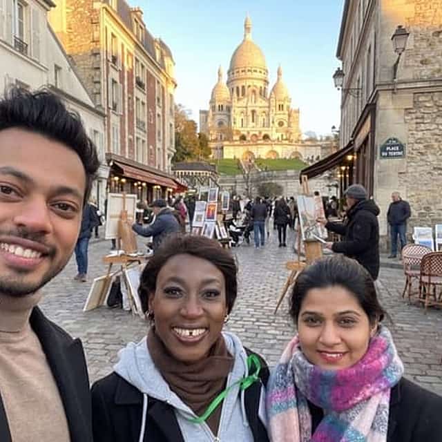 Paris Montmartre: Street Art, Walking Tour & French Drink Tasting