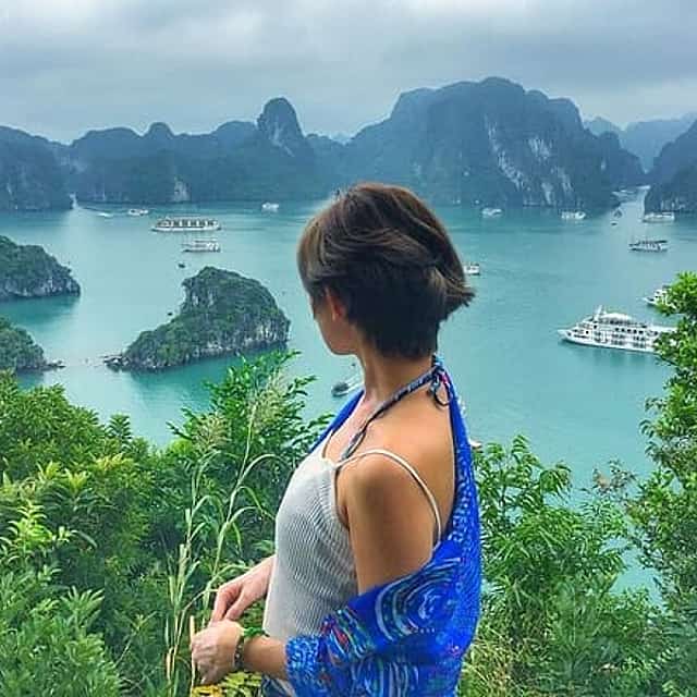 Halong Bay Full-Day Trip Expressway Transfer & Full Activities