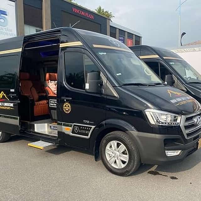 Limousine Bus Ticket From Hanoi to Ninh Binh OR Return