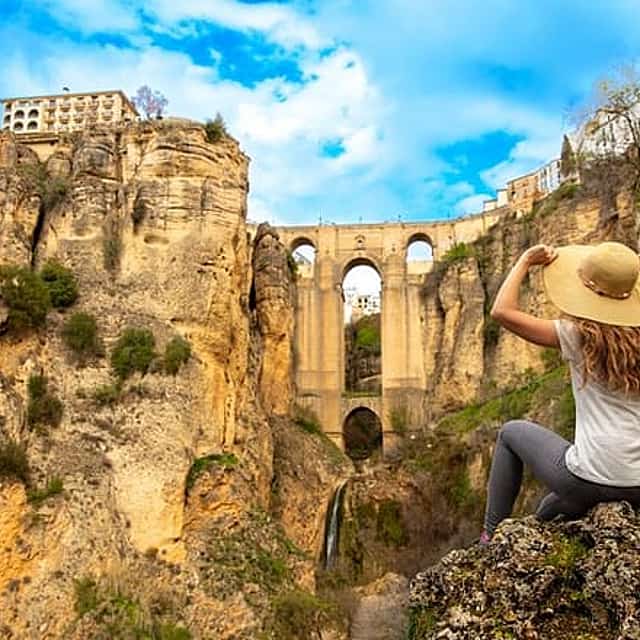 Privater Tagesausflug von Malaga nach Ronda und Marbella, Lokaler Fahrer