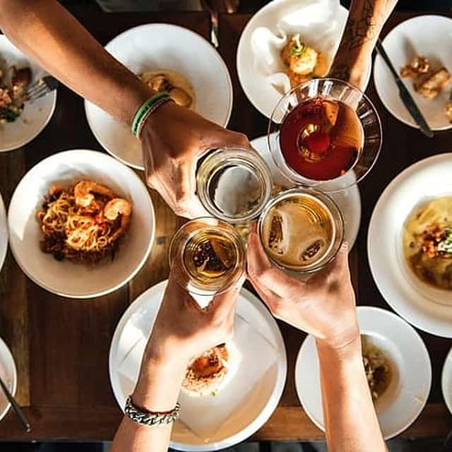 4 horas Tour privado a pie de comida y bebida en Berlín con guía