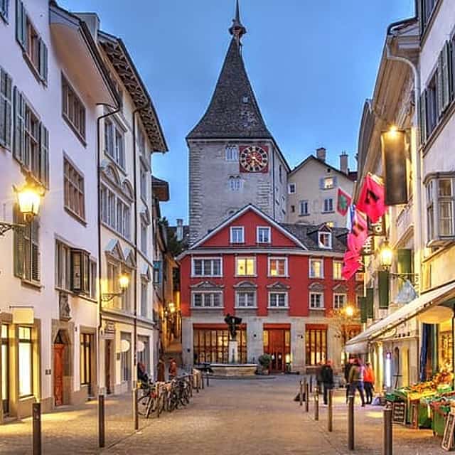 Privattransfer von Lugano nach Zürich, 2 Std. Aufenthalt in Luzern