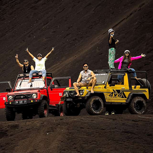Jeep Sunrise and Hot Springs Private Driving Tour