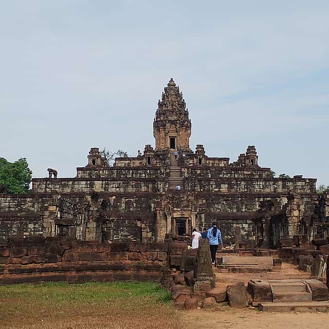 Private One Day to Banteay Srei, Beng Mealea and Rolous Group