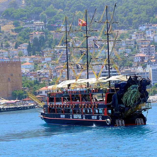 Excursión en barco todo incluido en Alanya con almuerzo y refrescos
