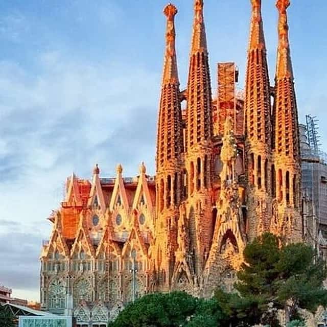 Sagrada Familia wycieczka półprywatna bez kolejki