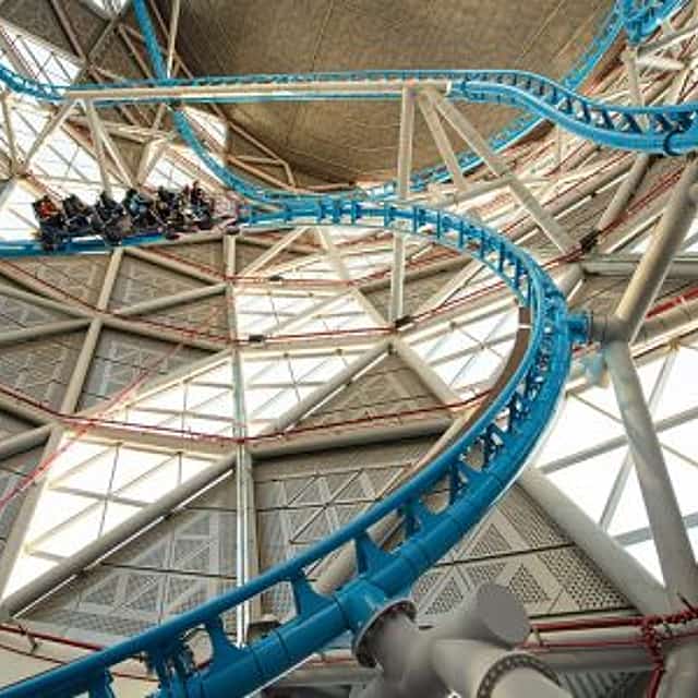 Dubai Hills Mall — Американские горки «The Storm»
