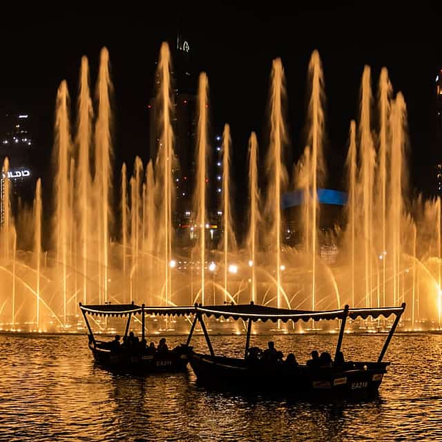 Εισιτήριο βόλτας στη λίμνη Dubai Fountain