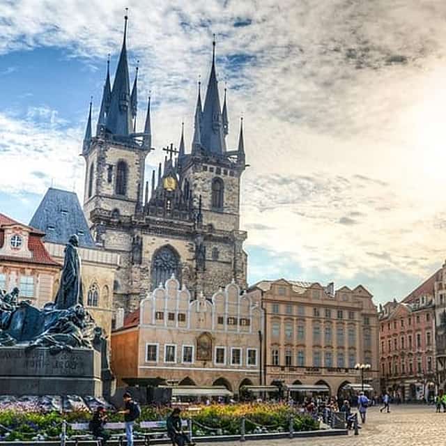 Private Transfer from Brno to Prague with 2 hours for sightseeing