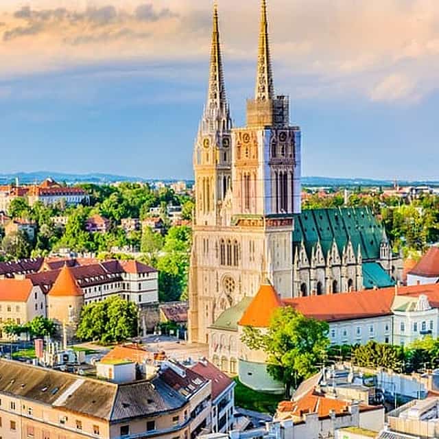 Private transfer from Vienna to Zagreb with 2h of Sightseeing