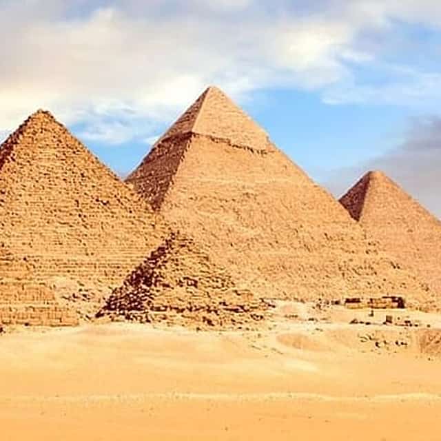 Pyramids of Giza And Egyptian Museum Day Tour By Plane From Sharm