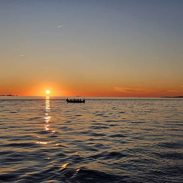 Passeio de Lancha ao Pôr do Sol em Lisboa