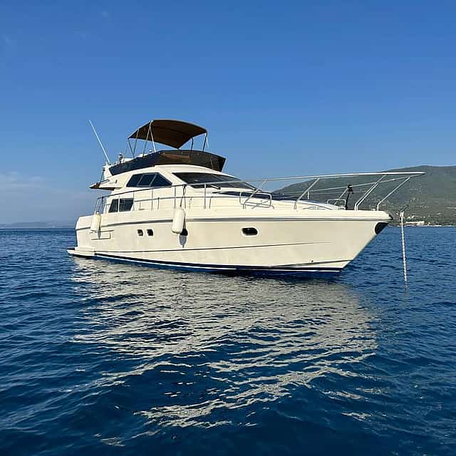 15-Meter-Yachtvermietung aus Bebek