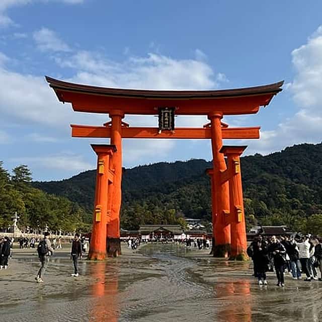 Private Guided Tour to Miyajima from Osaka or Kyoto