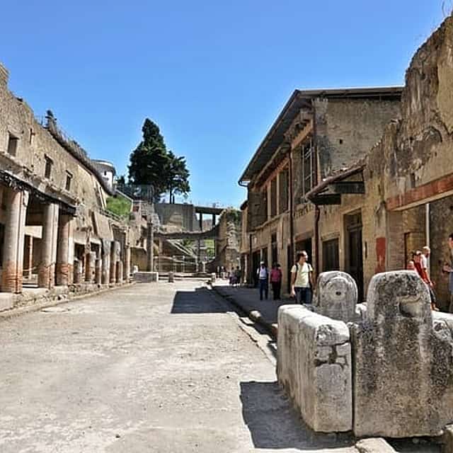 Herculaneum Skip-The-Line Experience with Easy Lunch Included