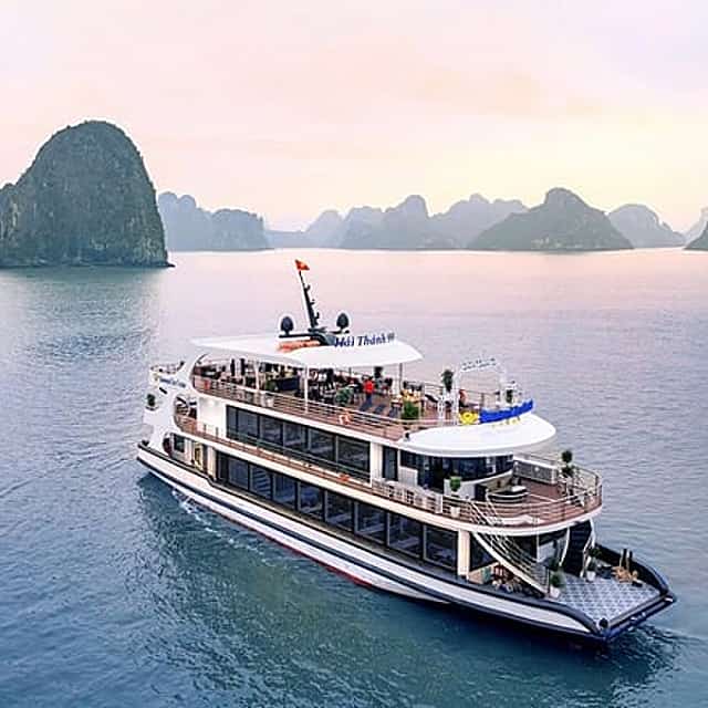 Ha Long Bay Day Cruise with Buffet or Indian Set Menu Lunch