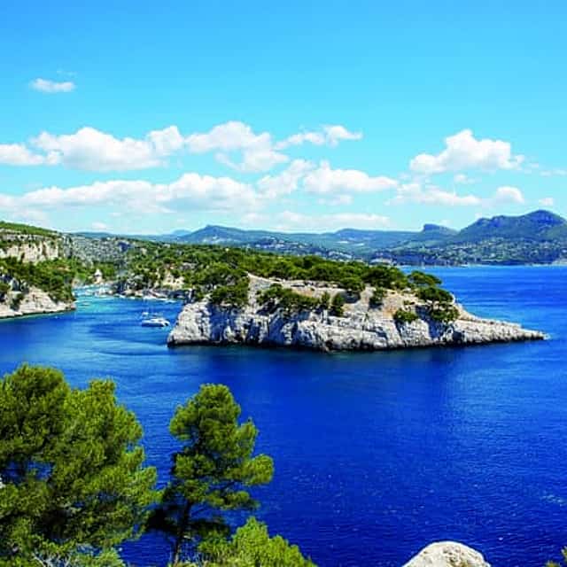 Private Shore Excursion: Toulon to Cassis, Calanques Boat Ride & Wine Tasting