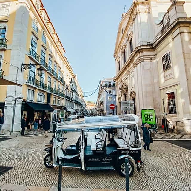 Full Day in Lisbon by Tuktuk - The city won't have any secrets to you!