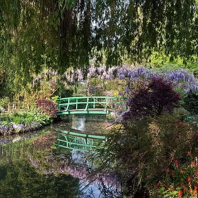 Private trip to Giverny and Seine River Cruise with hotel Pick up
