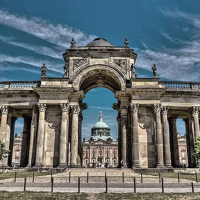 Transfer from Berlin to Munich: Private daytrip with 2 hours for sightseeing