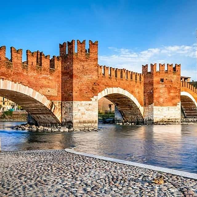 Private transfer from Zurich to Verona with 2h stop in Lugano