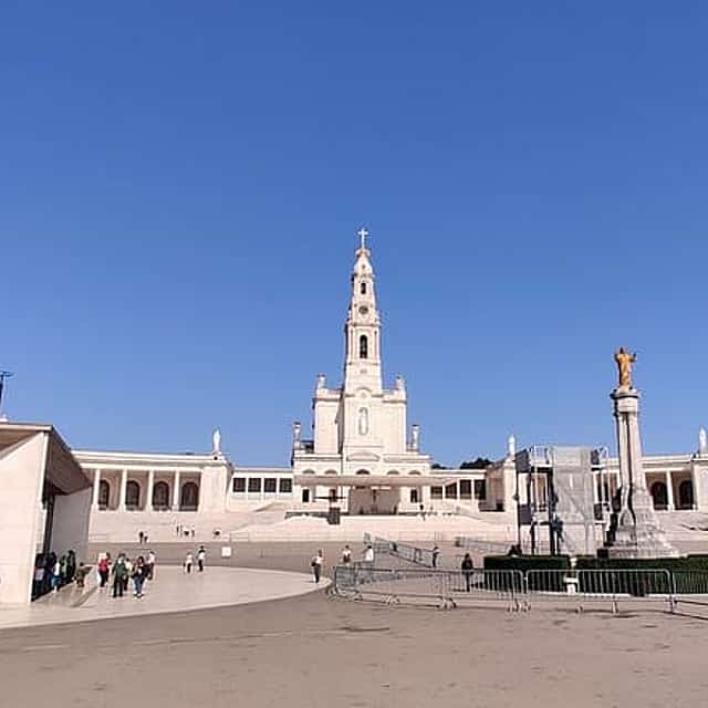 Visite privée d'une journée avec guide à Fatima, Batalha, Nazaré et Obidos