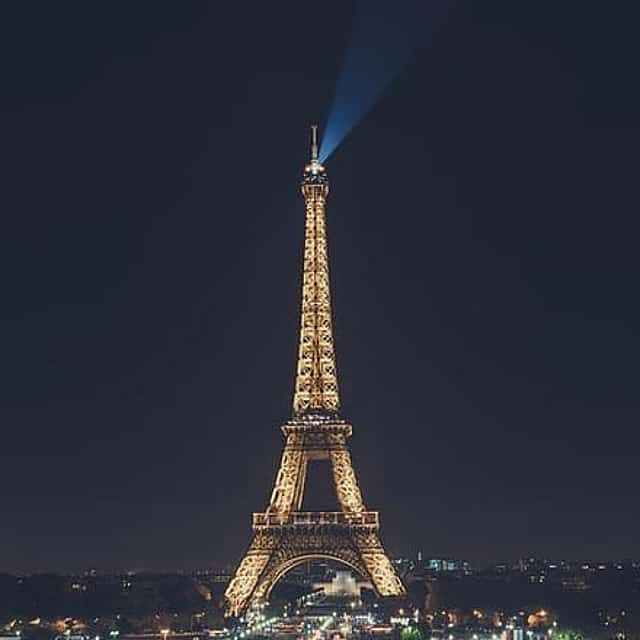 9 hours Sightseeing and Shopping Tour in Paris with Wine Tasting