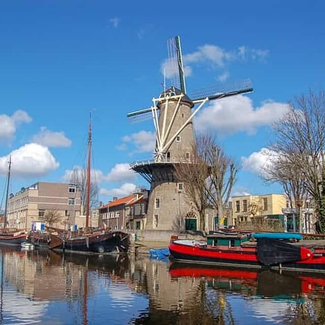 Privé transfer Amsterdam naar Rotterdam met 2 uur stop in Gouda