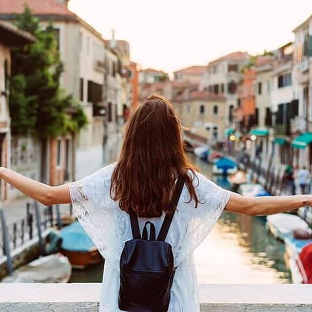 VENICE in 1 Day WOW Tour: city walk, Murano, Burano with lunch!