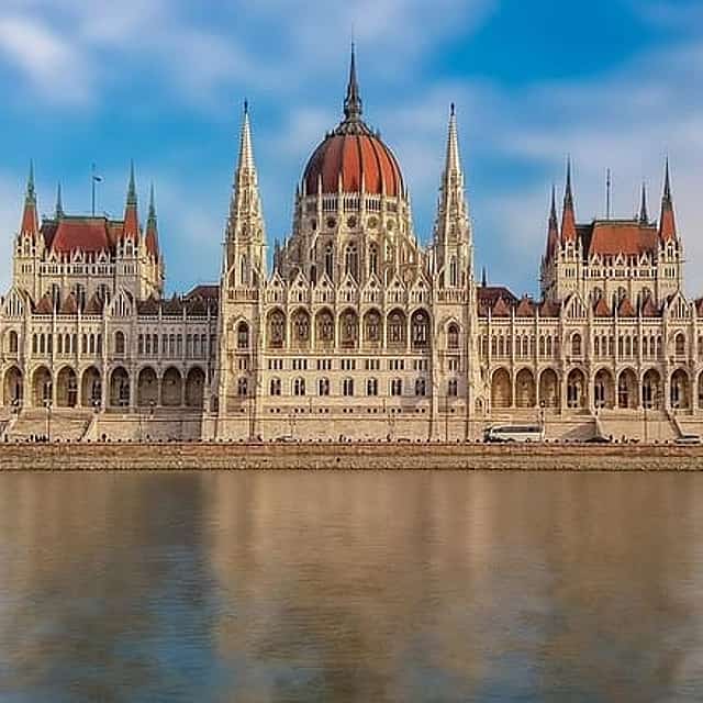 Private Transfer from Prague to Budapest, English-speaking driver