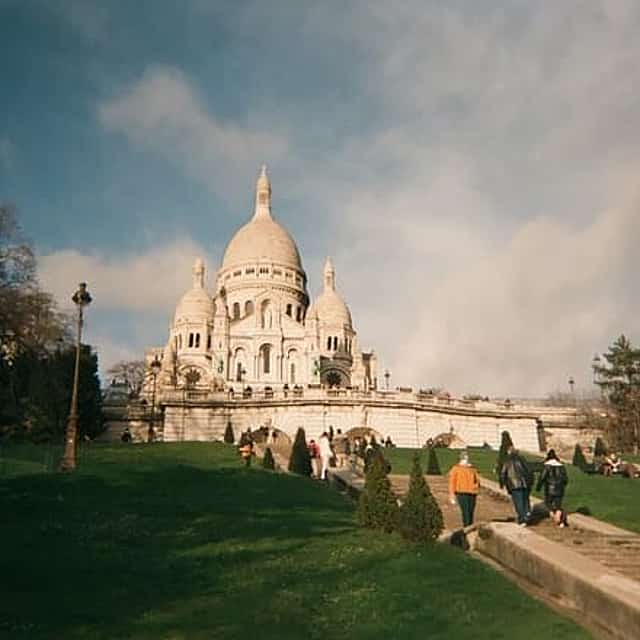 5 Hour Montmartre Walking Tour and River Cruise with Wine Tasting