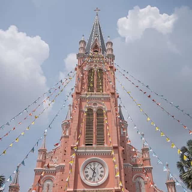 Saigon in Color: Pink Church, Sacred Temples & Mosque