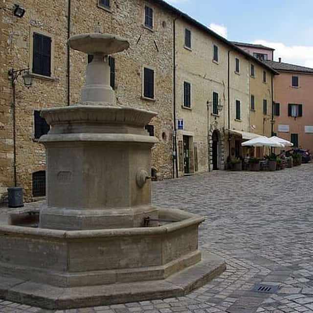 Discover San Leo: Italy’s Dramatic Cliffside Citadel