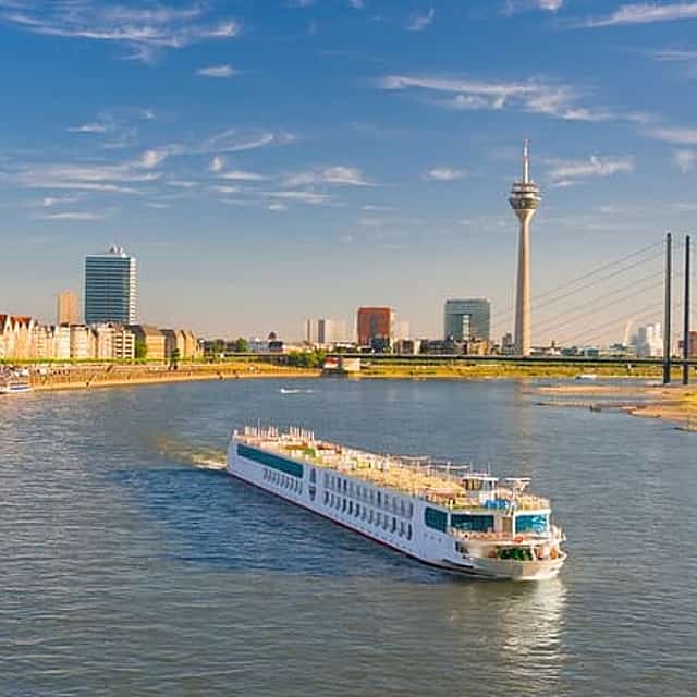 Privétransfer van Brussel naar Düsseldorf, 2u stop in Leuven